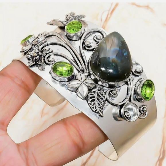 New Labradorite & Peridot 925 Silver Butterfly & Flowers Cuff Bracelet. - Picture 16 of 16